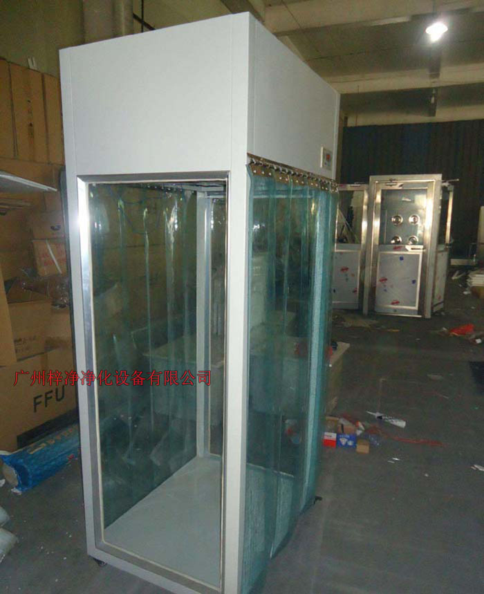 層流采樣車廣泛適用于醫(yī)藥、制劑、電子、精密儀器、儀表、食品等行業(yè)的特殊場(chǎng)合的原輔物料的采樣。